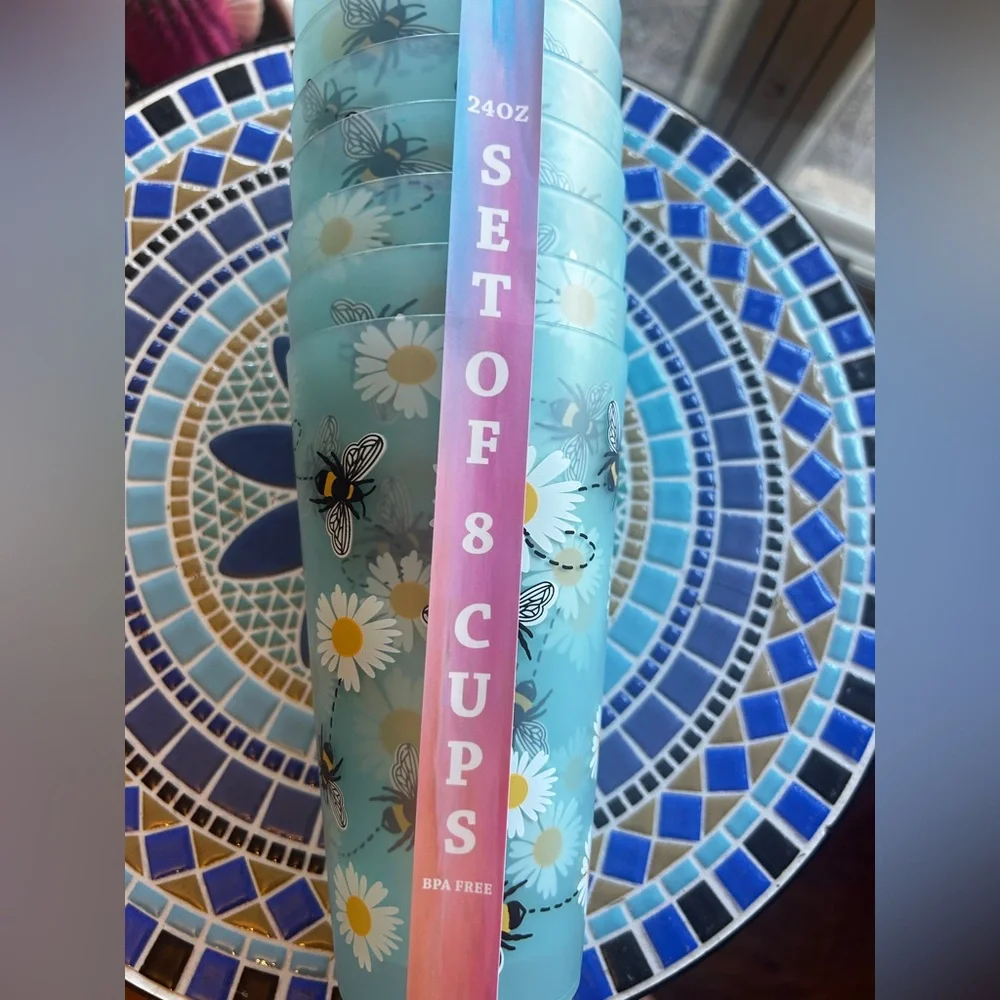 Bee plastic tumblers